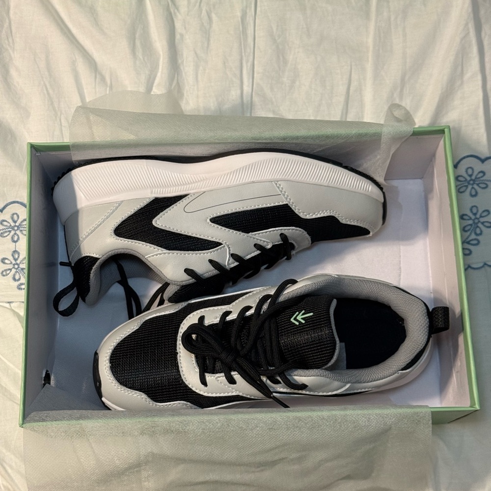 Grounding sneakers